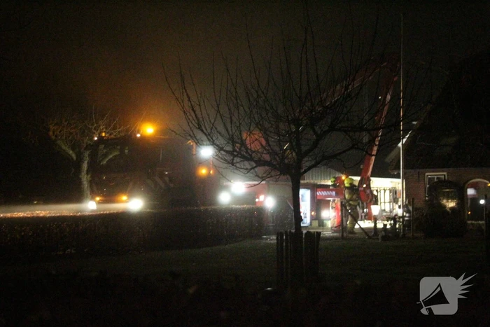 Veel rook door schoorsteenbrand