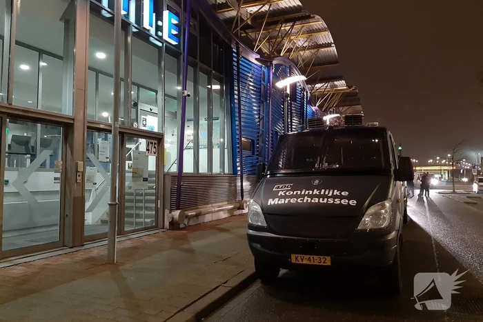Marechaussee en politie staan paraat voor ongeregeldheden