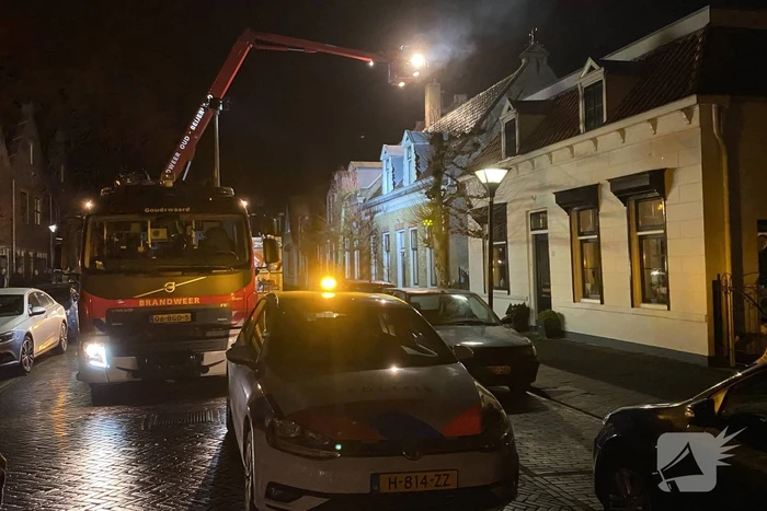 Brand in schoorsteen van woning