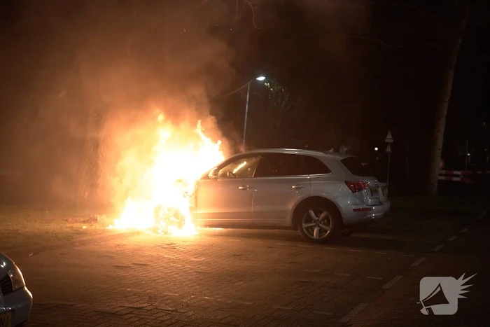 Zoveelste autobrand tijdens avondklok