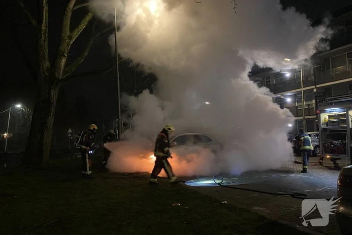 Zoveelste autobrand tijdens avondklok