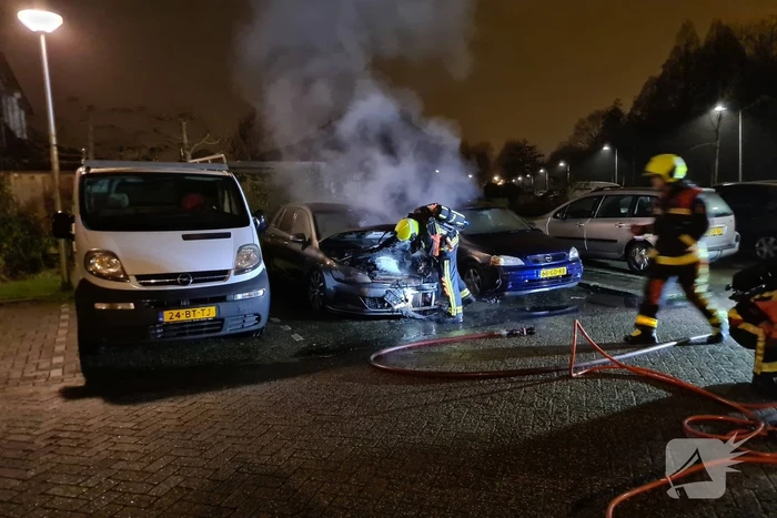 Volkswagen Golf gaat in vlammen op