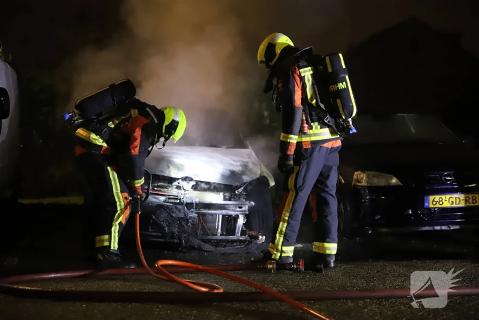Volkswagen Golf gaat in vlammen op