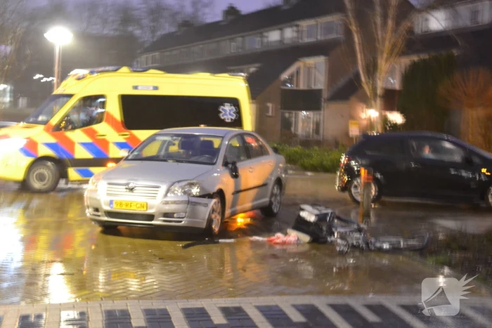 Fietser gewond bij botsing met auto
