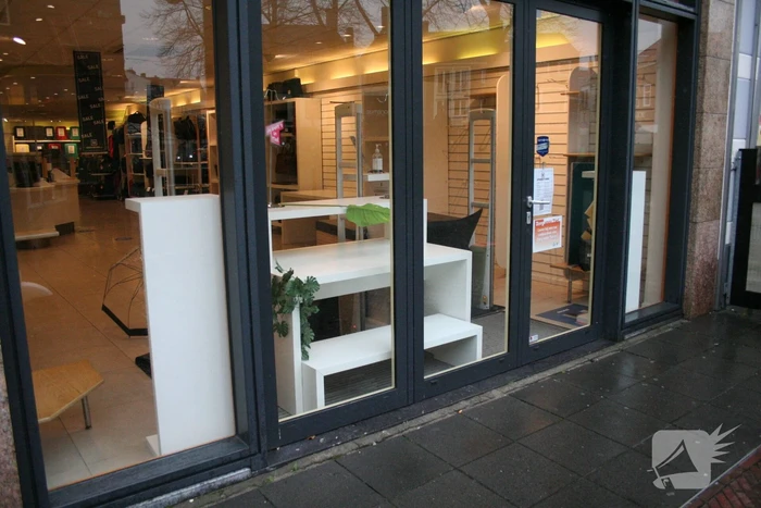 Ondernemers barricaderen winkels voor eventuele rellen