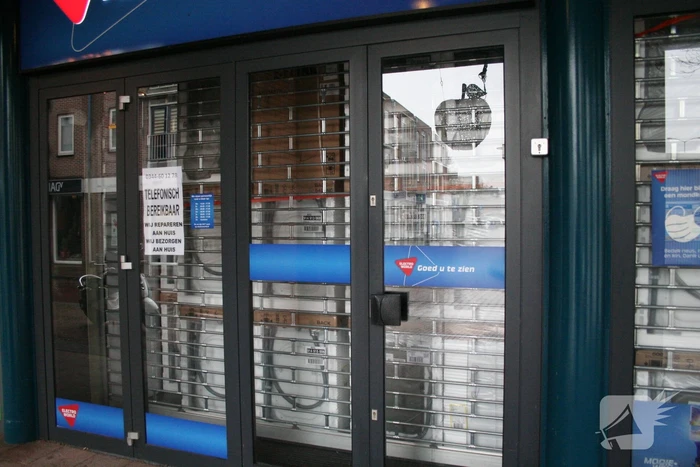 Ondernemers barricaderen winkels voor eventuele rellen