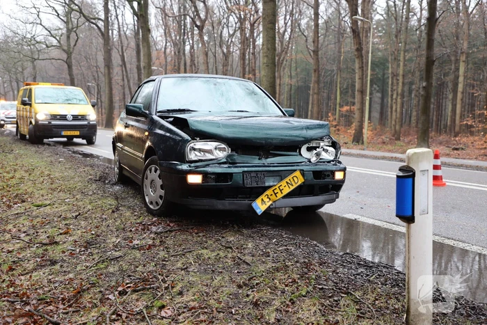 Automobilist botst vol op voorganger