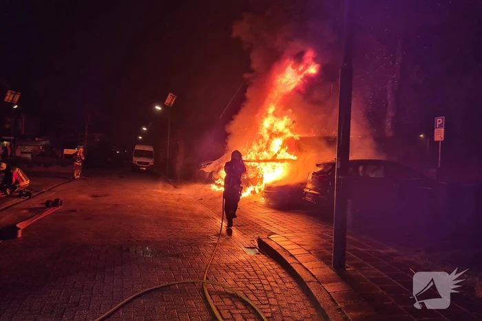 Postpakketten verwoest door brand in bestelbussen
