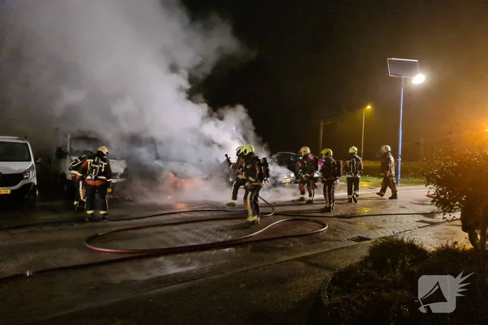 Postpakketten verwoest door brand in bestelbussen