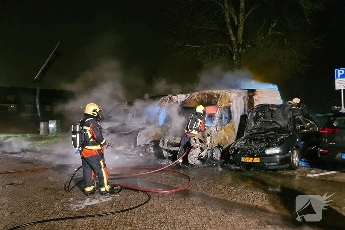 Postpakketten verwoest door brand in bestelbussen