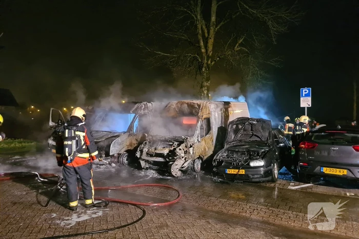 Postpakketten verwoest door brand in bestelbussen