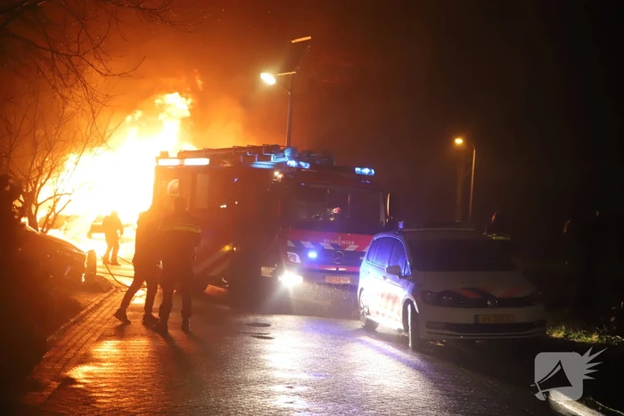 Postpakketten verwoest door brand in bestelbussen