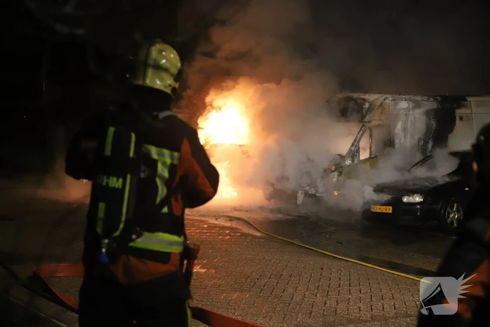 Postpakketten verwoest door brand in bestelbussen