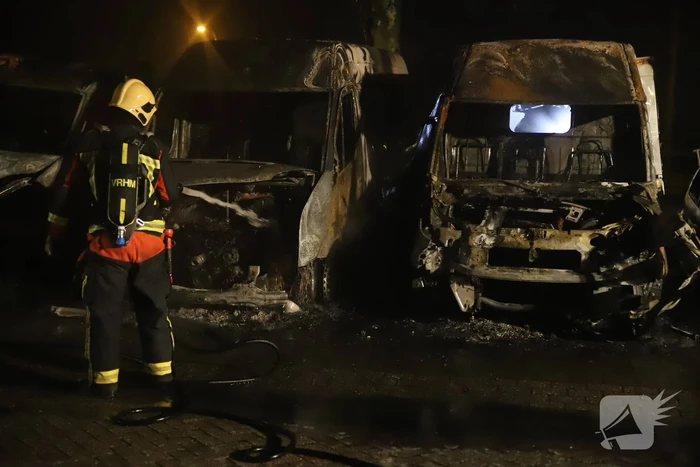 Postpakketten verwoest door brand in bestelbussen