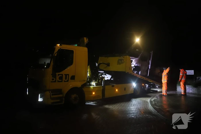 Postpakketten verwoest door brand in bestelbussen