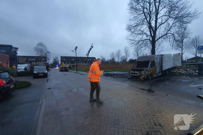 Postpakketten verwoest door brand in bestelbussen