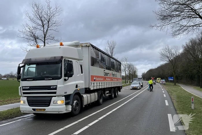 Ernstig ongeval tussen 45km-wagen en vrachtwagen