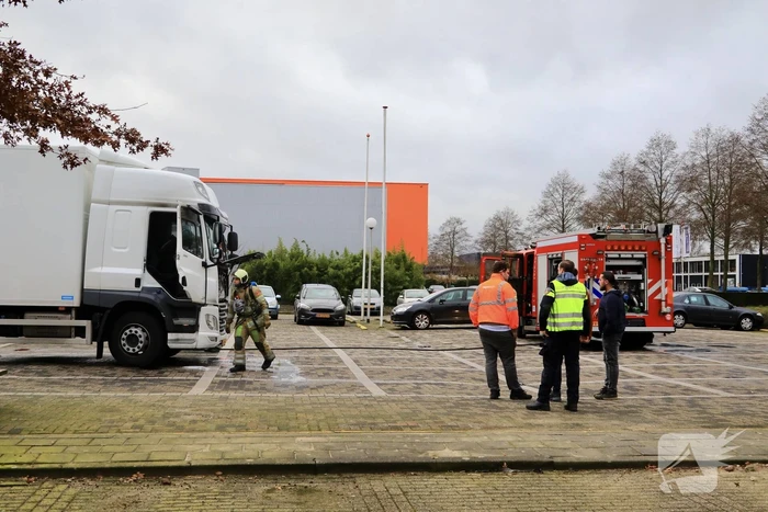 Brand in cabine van vrachtwagen