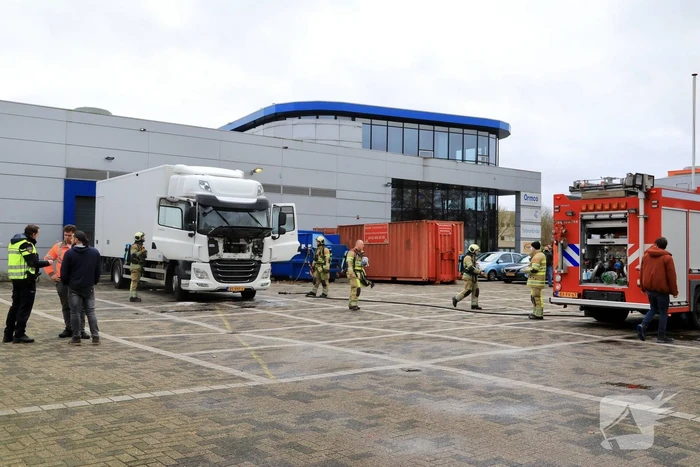 Brand in cabine van vrachtwagen