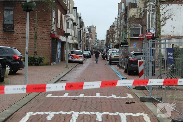 Man door arrestatieteam uit woning gehaald