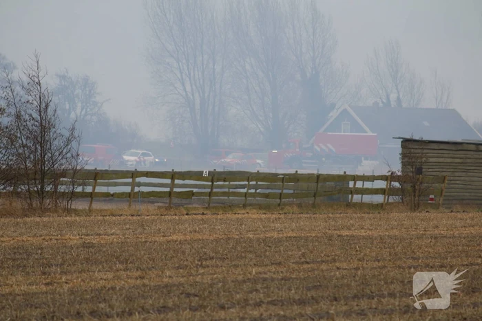 Brand in schuur met gestalde caravans