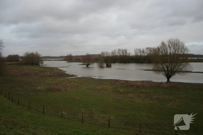 Water van De Waal staat flink hoog