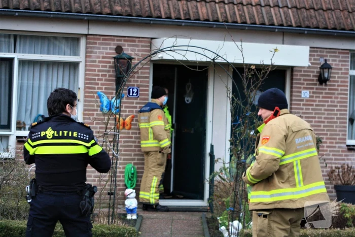 Onderzoek in woning na brandlucht