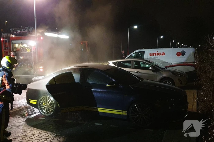 Binnenkant van auto in brand