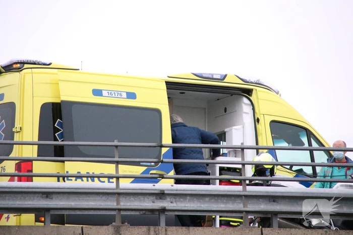 Automobilist met verward gedrag van snelweg gehaald