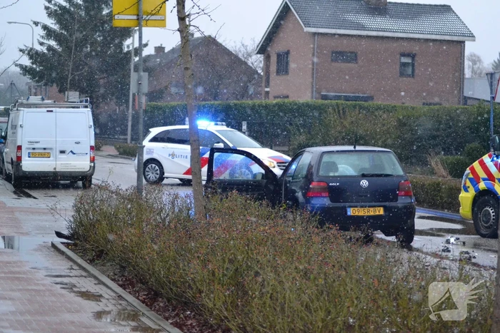 Veel schade bij ongeval met personenauto's
