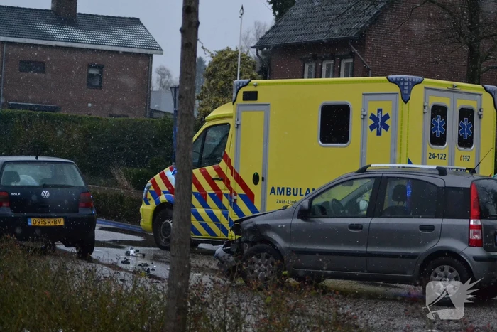 Veel schade bij ongeval met personenauto's