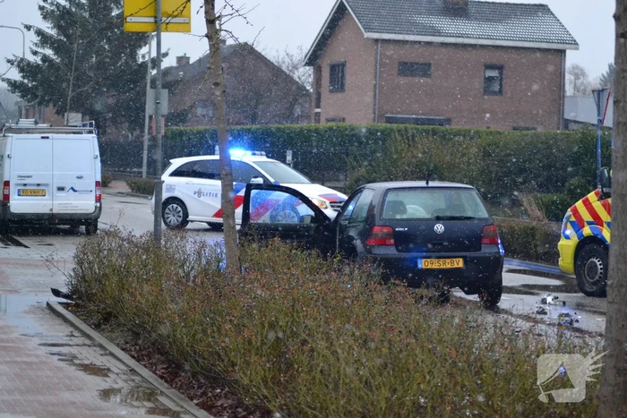 Veel schade bij ongeval met personenauto's