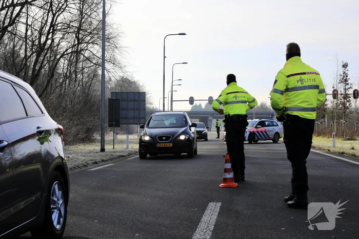 Grote politiemacht tijdens koffiedrinken' op Zwitsal Terrein