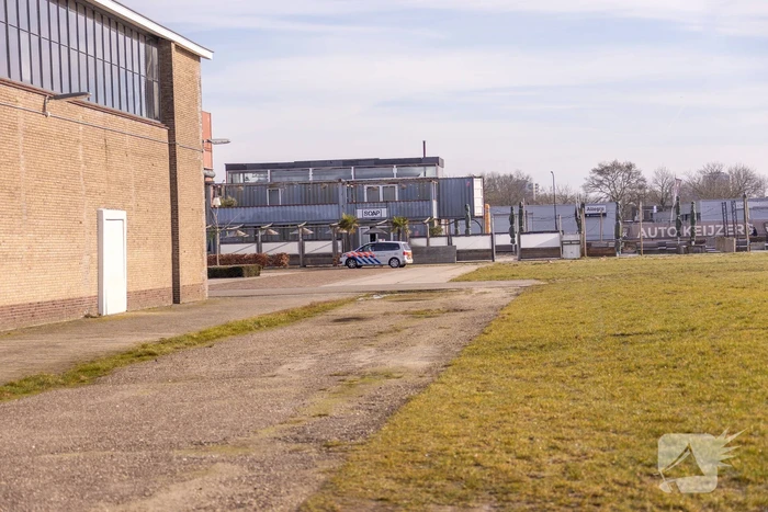 Grote politiemacht tijdens koffiedrinken' op Zwitsal Terrein