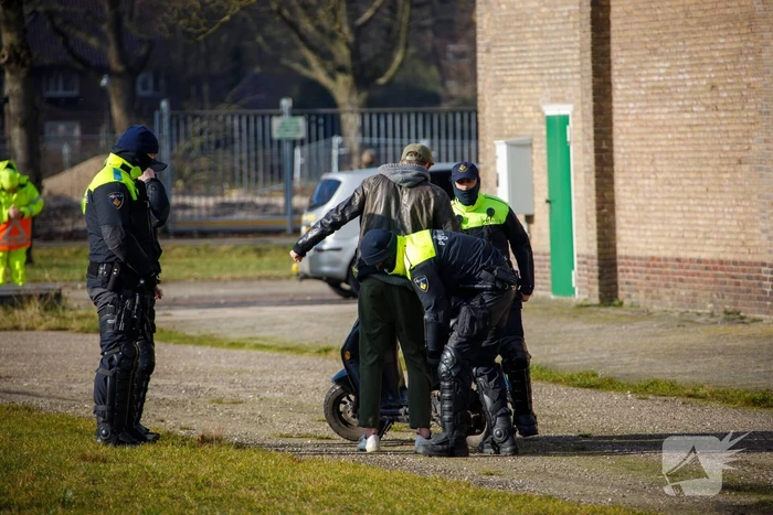 Grote politiemacht tijdens koffiedrinken' op Zwitsal Terrein