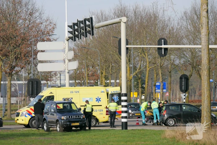 Gewonde bij ongeval tussen twee voertuigen