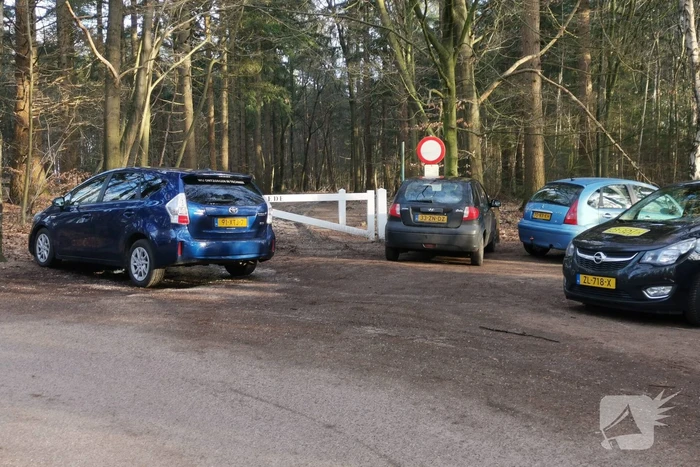 Parkeerplaatsen natuurgebieden vol