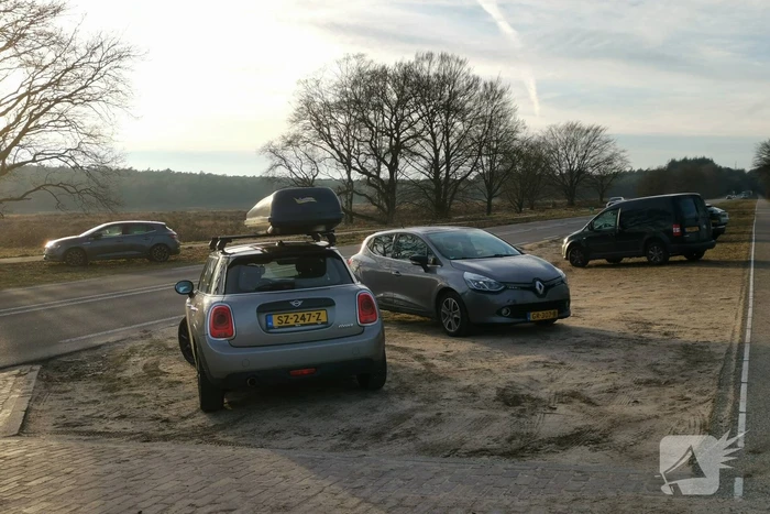 Parkeerplaatsen natuurgebieden vol