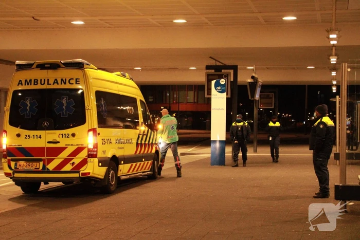 Dronken persoon valt op station