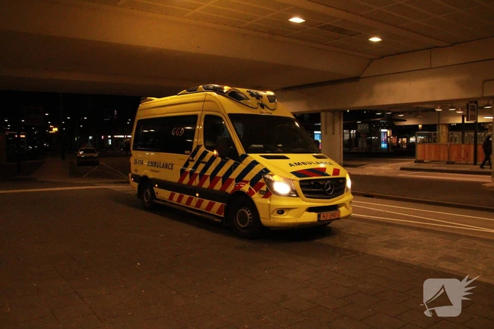 Dronken persoon valt op station