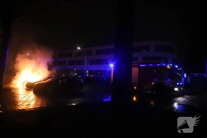 Wederom auto volledig uitgebrand