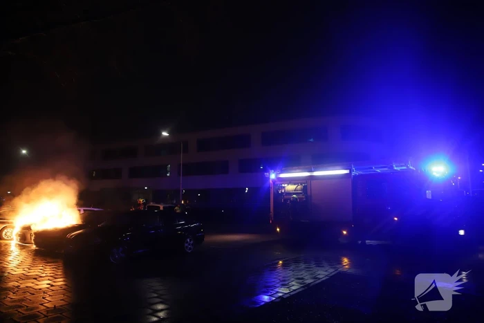 Wederom auto volledig uitgebrand