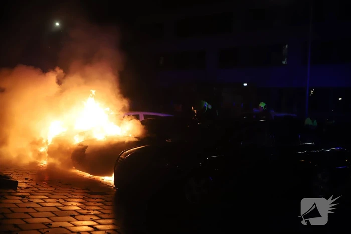 Wederom auto volledig uitgebrand