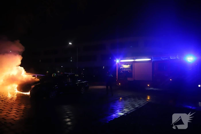 Wederom auto volledig uitgebrand