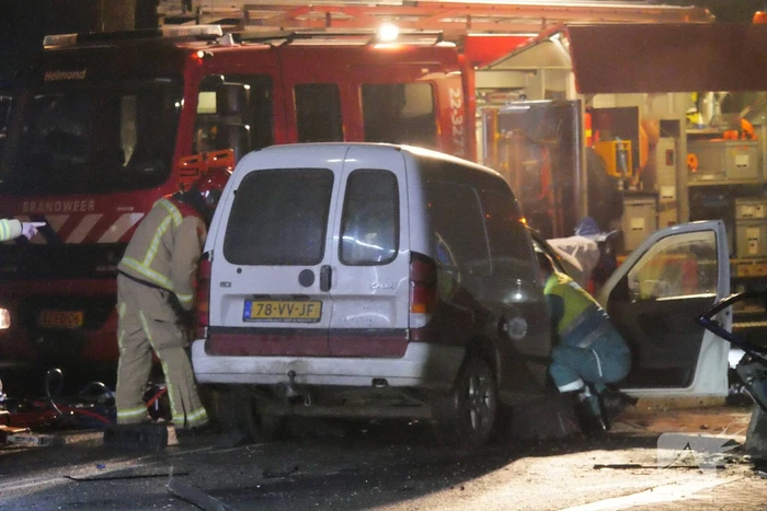 Twee personen gewond na frontale aanrijding