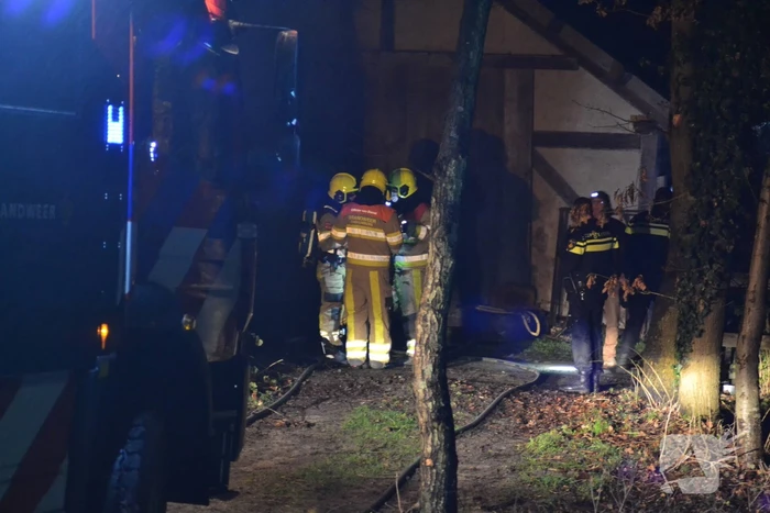 Brand in schuur met hooi