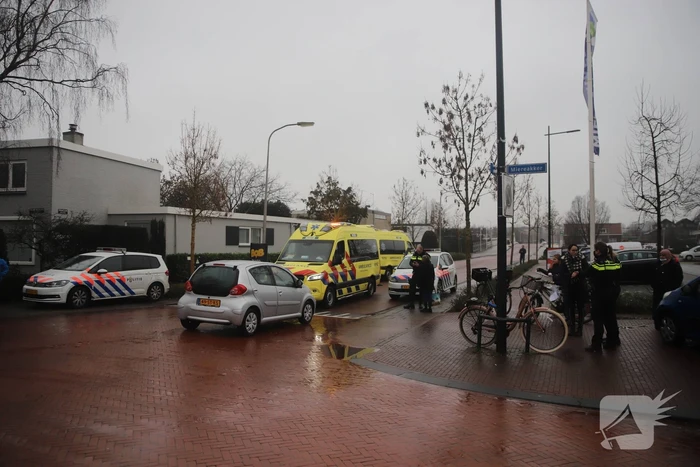 Overstekende fietsster gewond bij botsing met auto