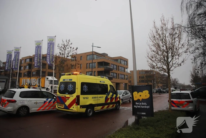 Overstekende fietsster gewond bij botsing met auto