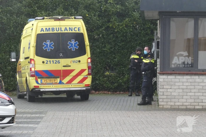 Fietser gewond na ongeval op rotonde