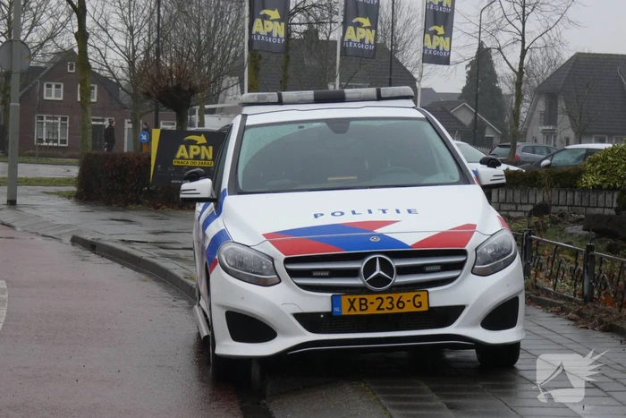 Fietser gewond na ongeval op rotonde